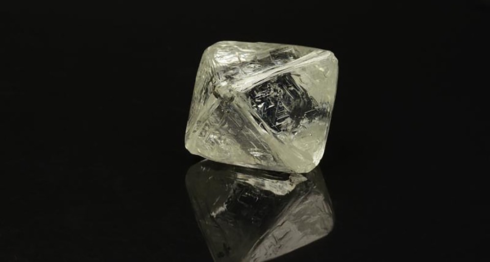 ALROSA Sells Large Rough Diamonds in New York For $7.9 Mln