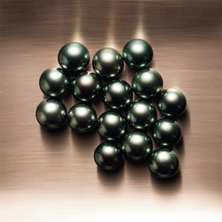 Round Tahitian pearls Asia Pearl Japan Ltd