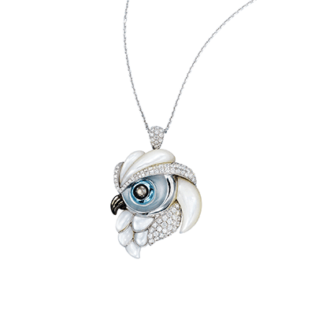Two-way ‘Majestic Owl’ pendant made of black and white mother-of-pearl shells with diamonds in 18-karat white gold EJI
