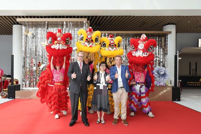 Jewellery & Gem WORLD Hong Kong