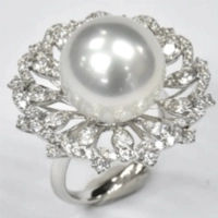 7 irresistible reasons to visit Jewellery & Gem ASIA next month! 16 Wing Hang Jewellery Company Limited South Sea pearl and diamond ring in 18-karat gold