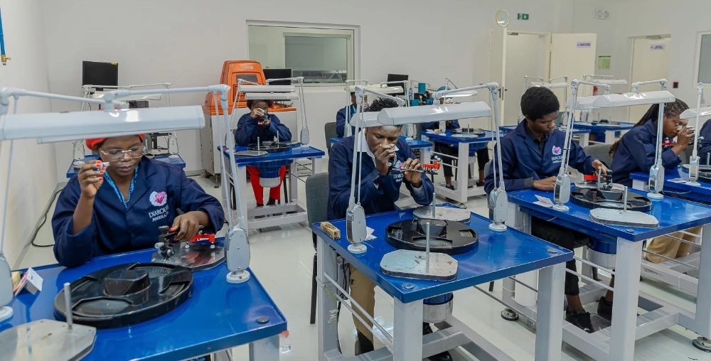 Diarough Angola DIAMOND CUTTING AND POLISHING FACTORY