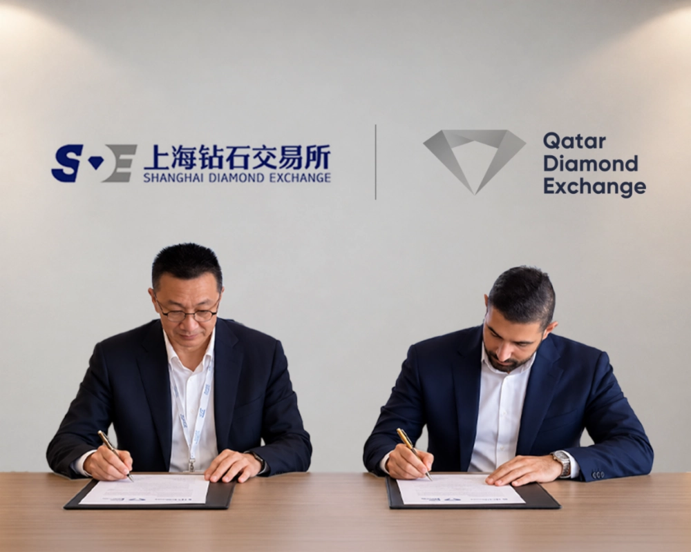 Lin Qiang (left) with Ghanim Nasser Al-Saadi