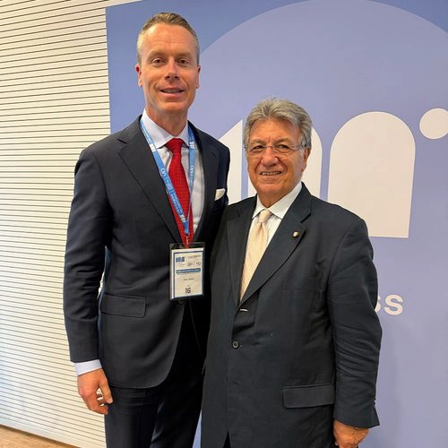 From left Bruce Bridges, AGTA Board President and President of Bridges Tsavorite, and Dr. Gaetano Cavalieri, President of CIBJO (The World Jewellery Confederation).